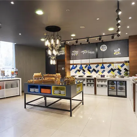 Hotel Hampton By Hilton Kayasehir 4*