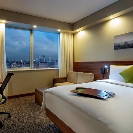 Hotel Hampton By Hilton Kayasehir 4*