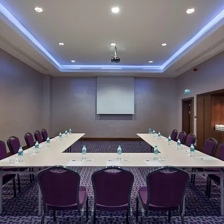 Hampton By Hilton Kayasehir Стамбул