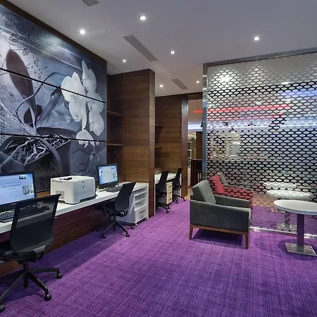 Hampton By Hilton Kayasehir 3* Стамбул