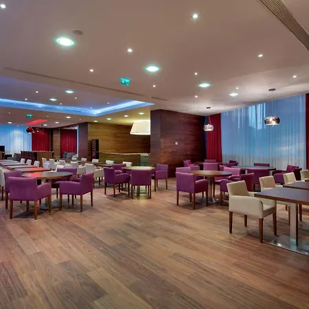 Отель Hampton By Hilton Kayasehir Стамбул