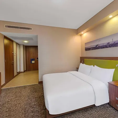 Отель Hampton By Hilton Kayasehir Стамбул