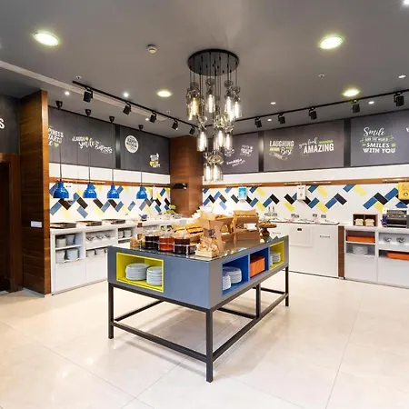 Hampton By Hilton Kayasehir ホテル 3*