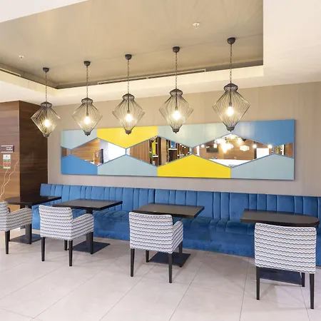 ホテル Hampton By Hilton Kayasehir 3*