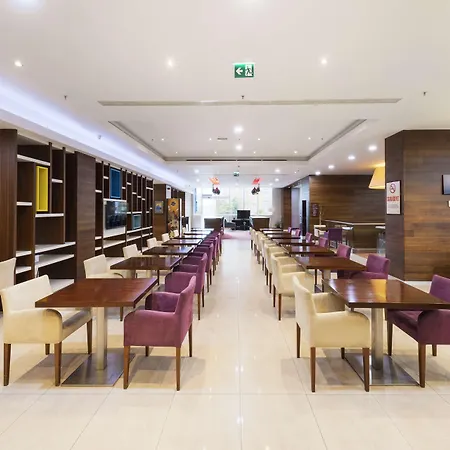 ホテル Hampton By Hilton Kayasehir 3*