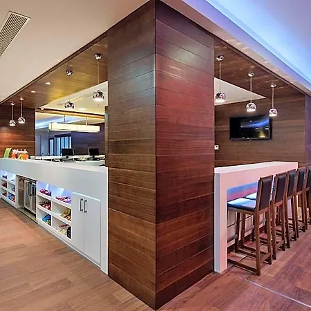 Hotel Hampton By Hilton Kayasehir