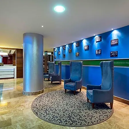 Hampton By Hilton Kayasehir 4*