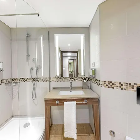 Hotel Hampton By Hilton Kayasehir 4*