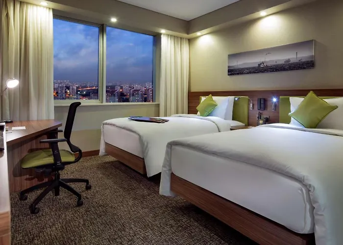 Hampton By Hilton Kayasehir Отель