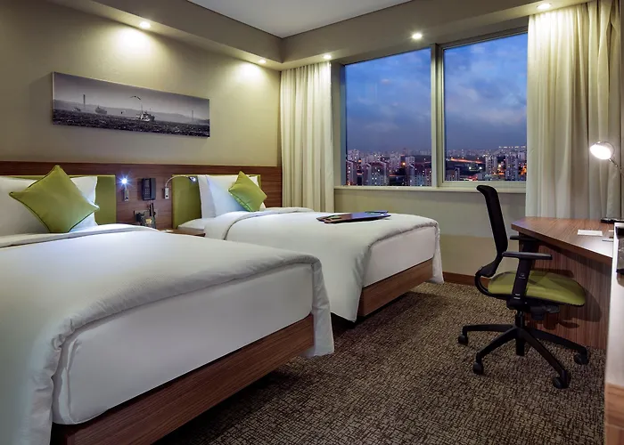 Hampton By Hilton Kayasehir Отель