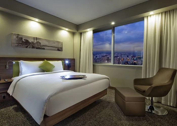 Отель Hampton By Hilton Kayasehir 3*