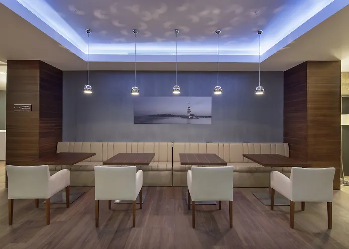 Hampton By Hilton Kayasehir Стамбул