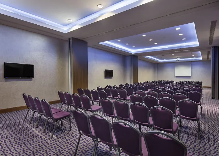 Hampton By Hilton Kayasehir Стамбул