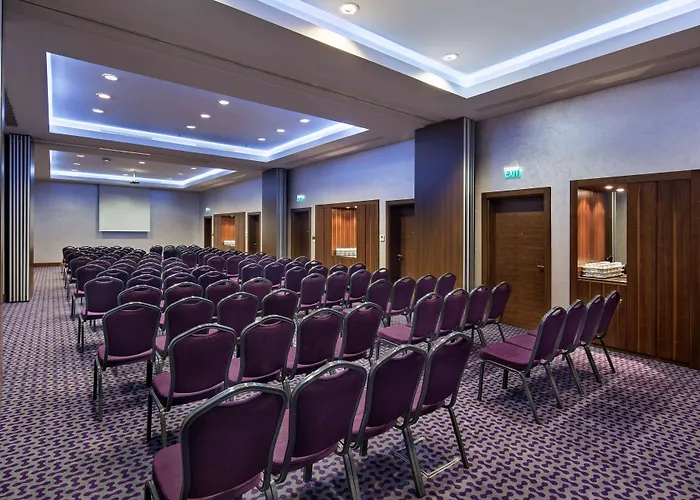 Hampton By Hilton Kayasehir Стамбул