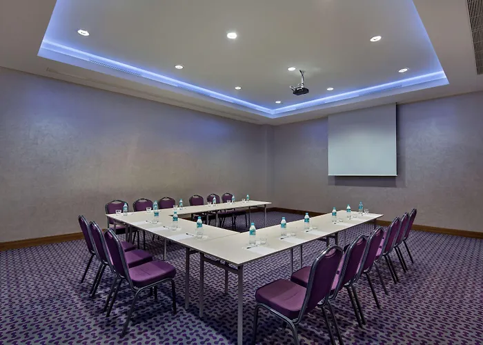 Отель Hampton By Hilton Kayasehir