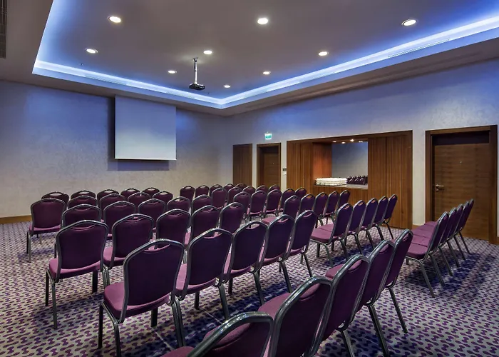 Hampton By Hilton Kayasehir 3*