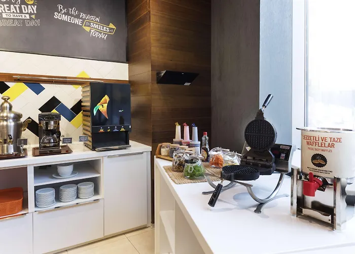 Hampton By Hilton Kayasehir Отель