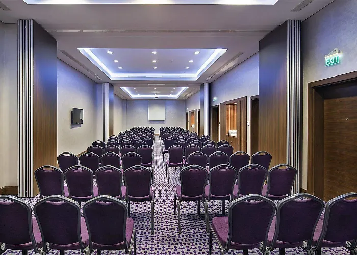 Hampton By Hilton Kayasehir Отель