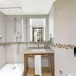 Hotel Hampton By Hilton Kayasehir 3*